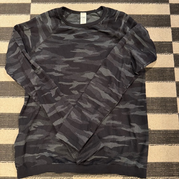 Athleta Girl Black and Gray Long Sleeve Camouflage Tee - Picture 1 of 4